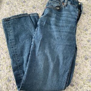 American Eagle Outfitters High-Rise Women's Jeans in Medium Blue Wash